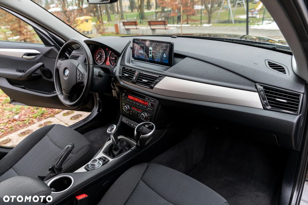 BMW X1 xDrive18d Sport Line - 25