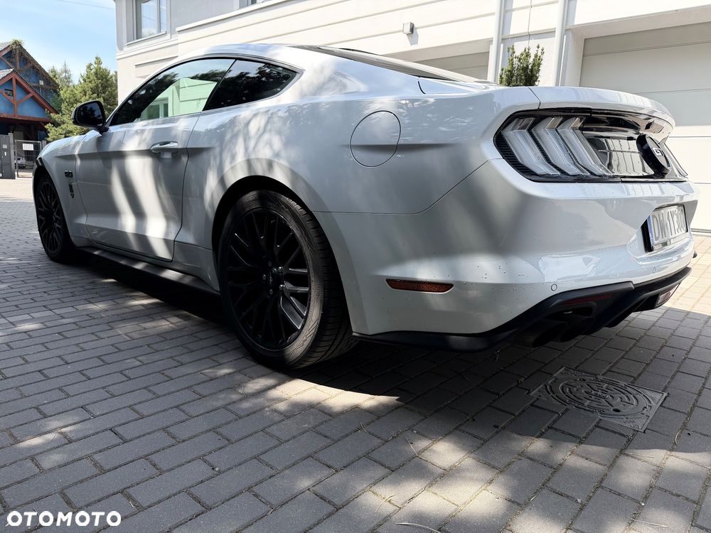 Ford Mustang 5.0 V8 GT - 5