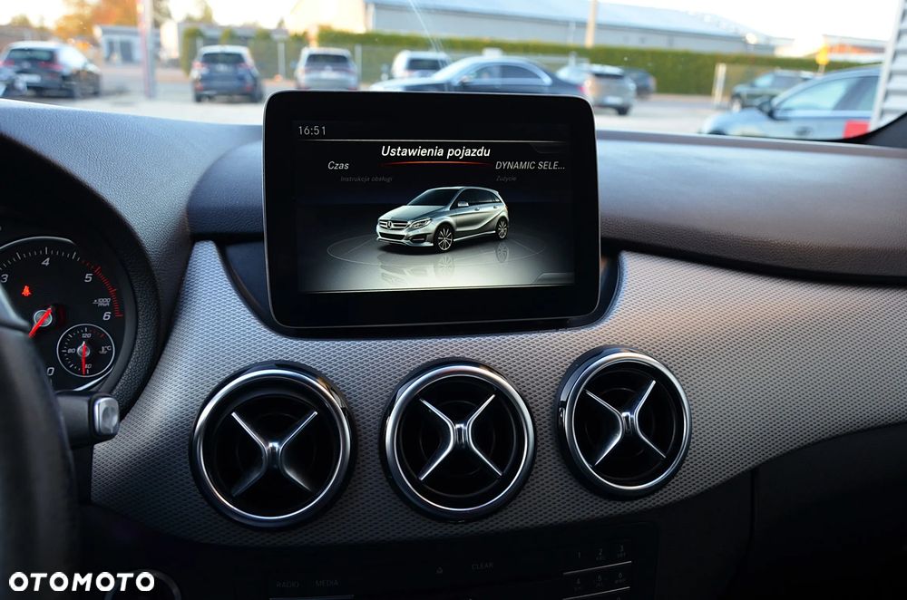 Mercedes-Benz Klasa B 180 d 7G-DCT SCORE - 22