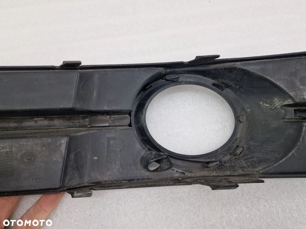 AUDI A3 8P0 LIFT 08- PRAWA KRATKA BOCZNA ZDERZAKA PRZEDNIEGO PRZÓD MATOWA , NR 8P0807682J , NR AUKCJI D/134 - 6