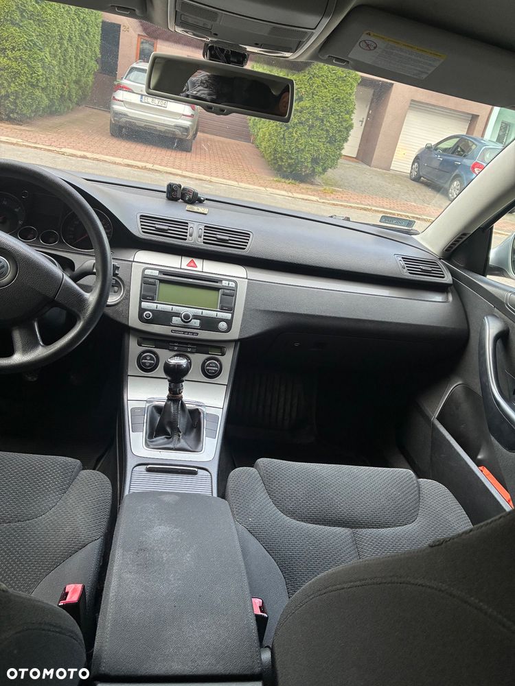 Volkswagen Passat 1.9 TDI Highline - 6