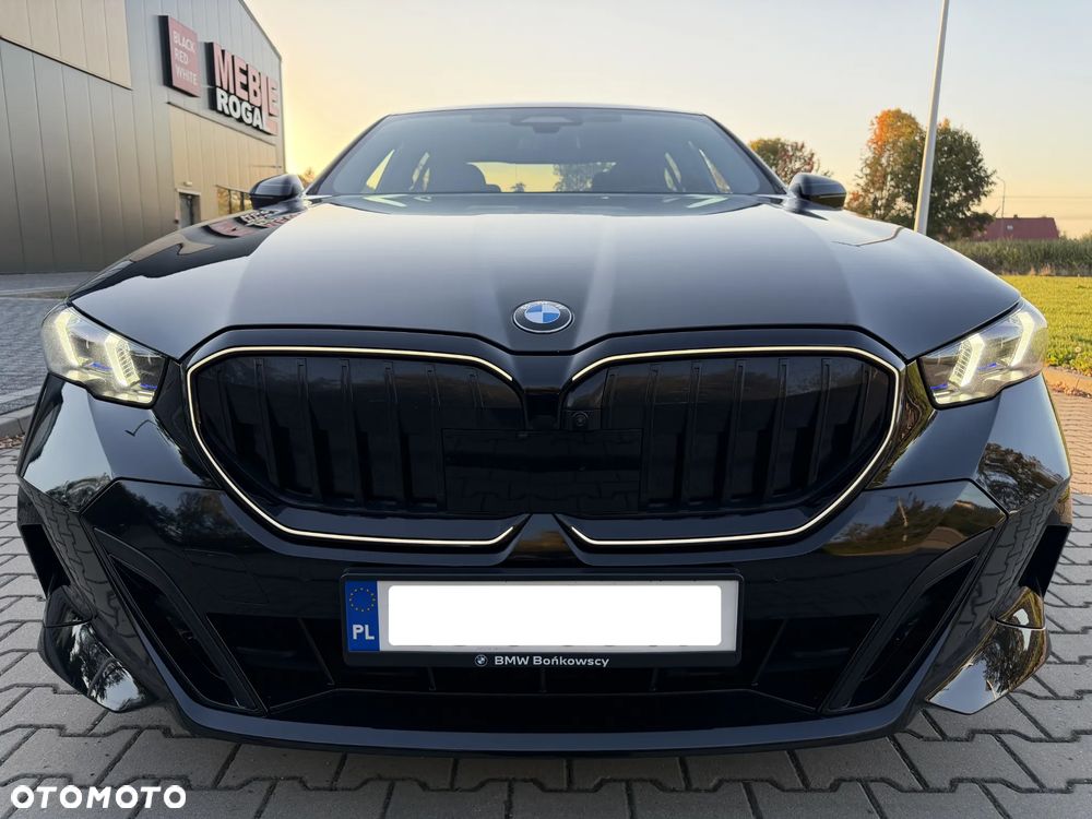 BMW Seria 5 520d xDrive mHEV M Sport - 2