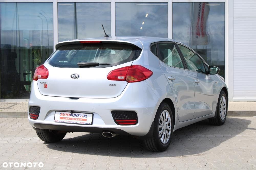 Kia Ceed - 4