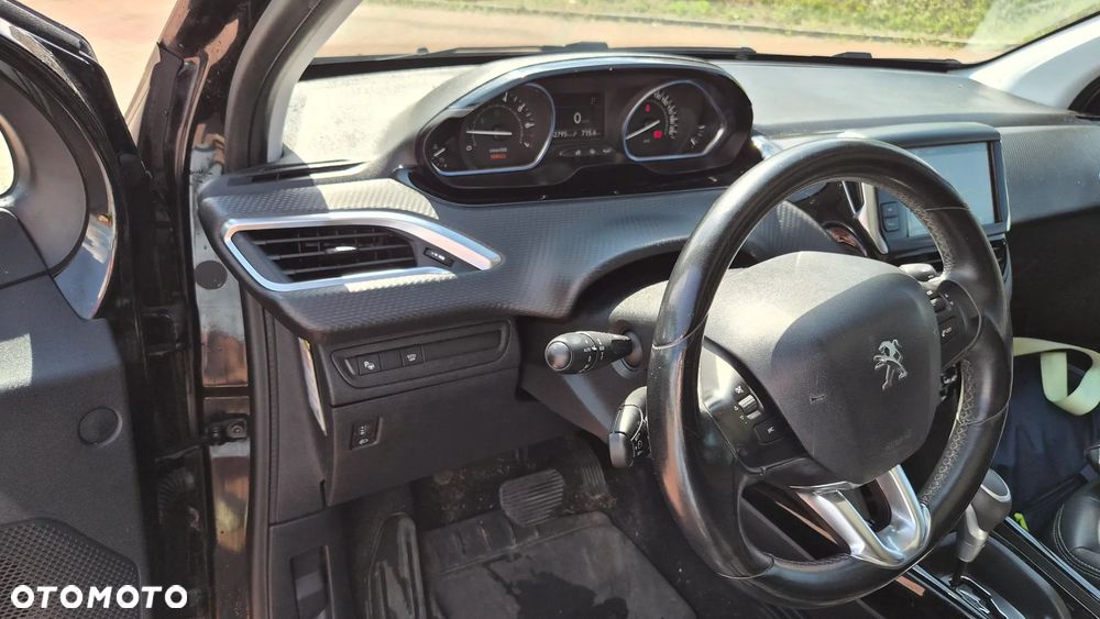 Peugeot 2008 PureTech 110 Stop&Start EAT6 Allure - 22