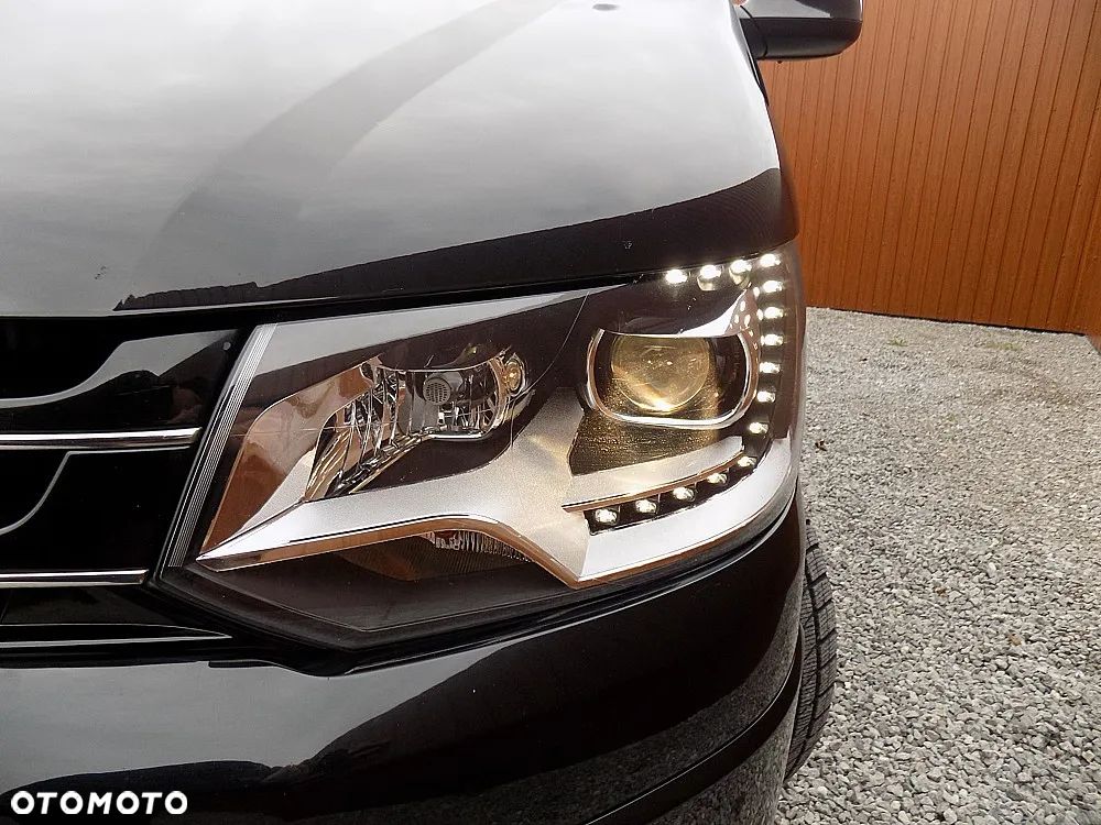 Volkswagen Multivan - 32