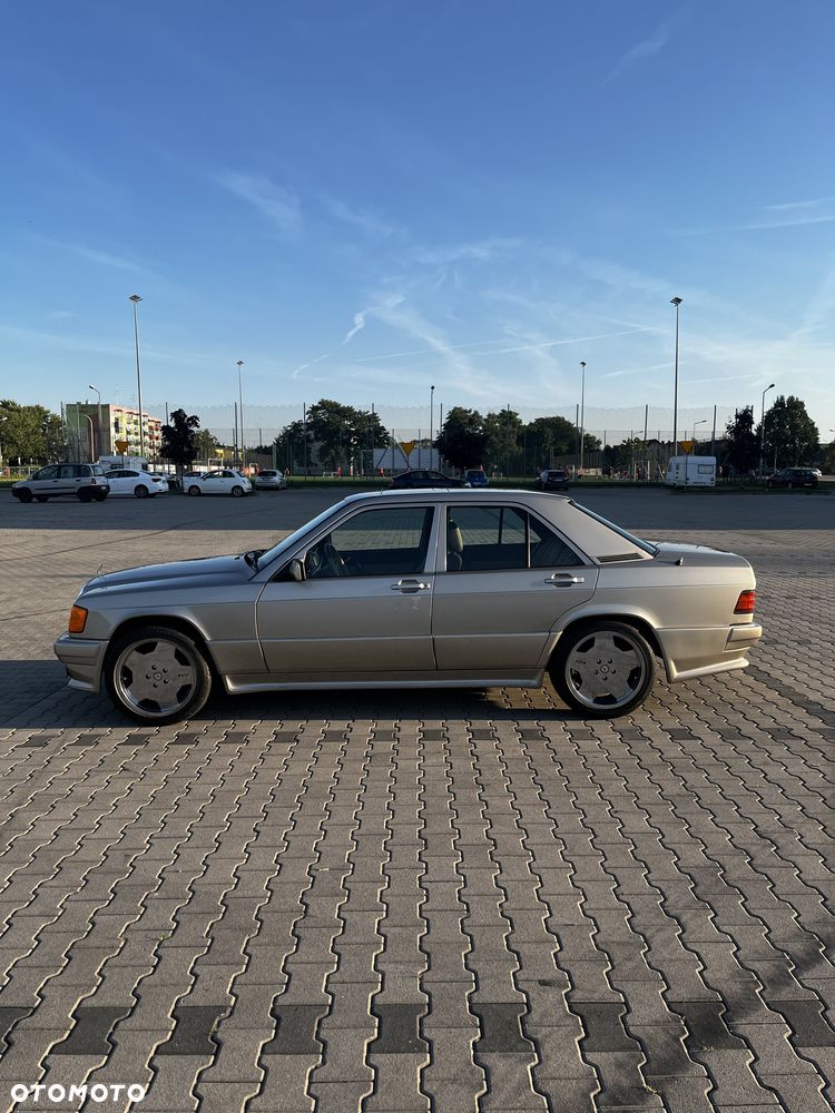 Mercedes-Benz W201 (190) - 4