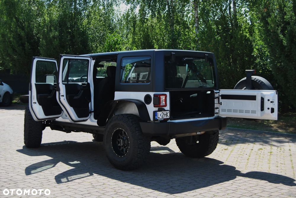 Jeep Wrangler - 24