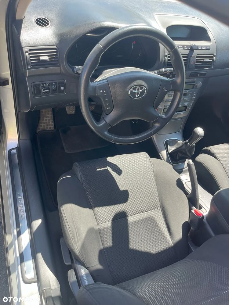Toyota Avensis 1.8 VVT-i - 27