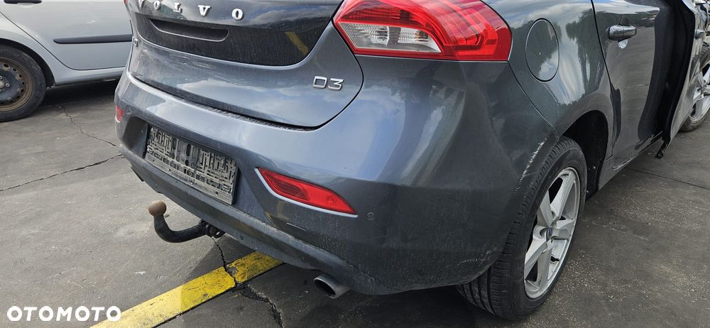 VOLVO V40 II 12 - 16 2.0 D5204T6 - HAK HOLOWNICZY BELKA KULA - 12