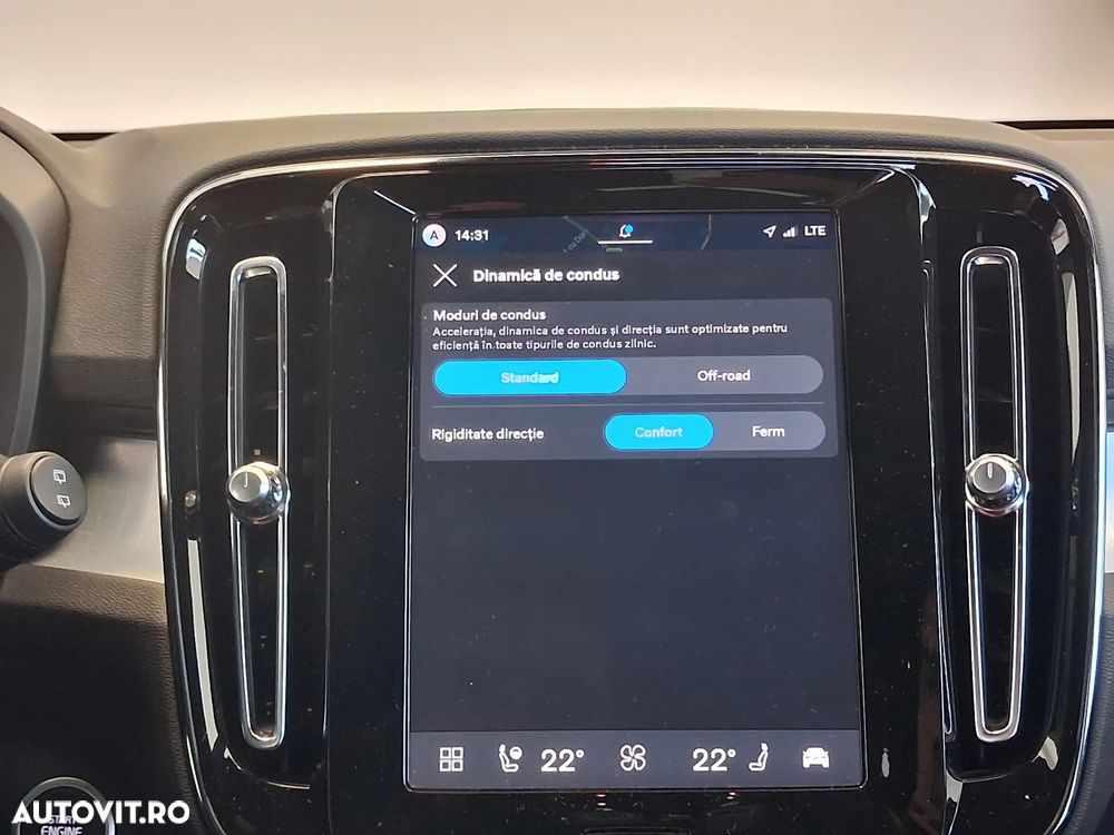 Volvo XC 40 B4 AT FWD MHEV Ultra Dark - 36