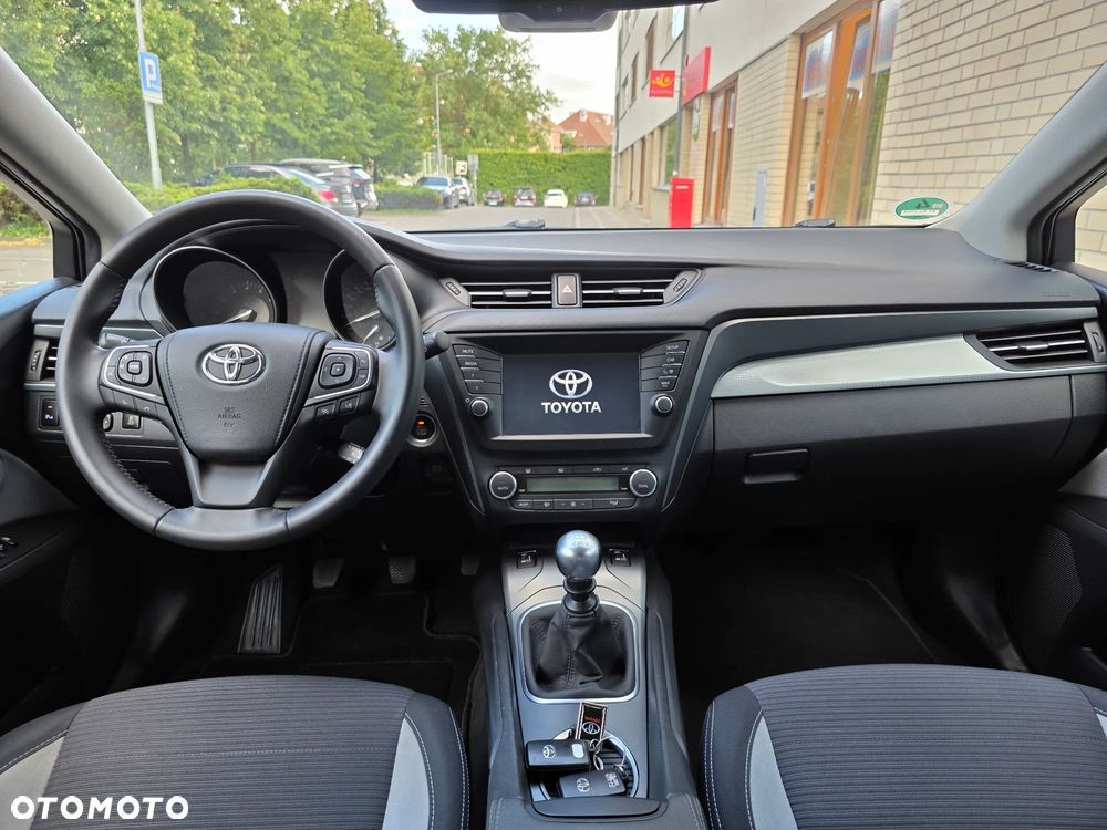 Toyota Avensis - 28