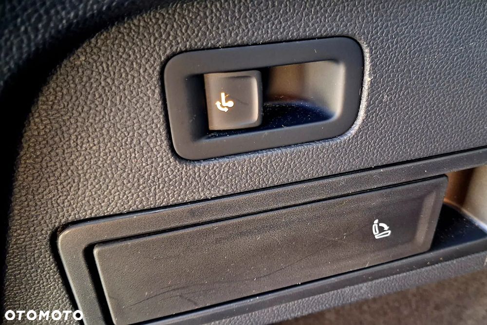 Volkswagen Tiguan 2.0 TDI SCR 4MOTION DSG URBAN SPORT - 38