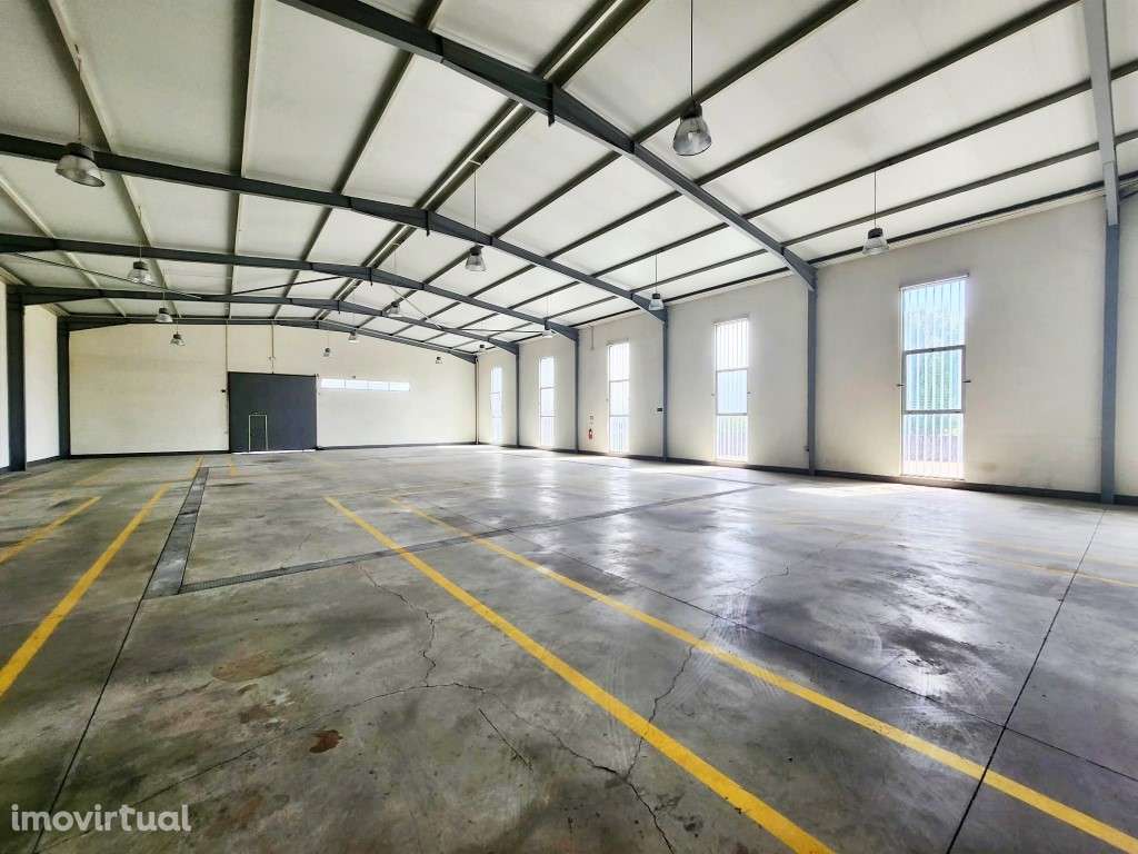 Armazém como novo com espaço exterior - Grande imagem: 2/19