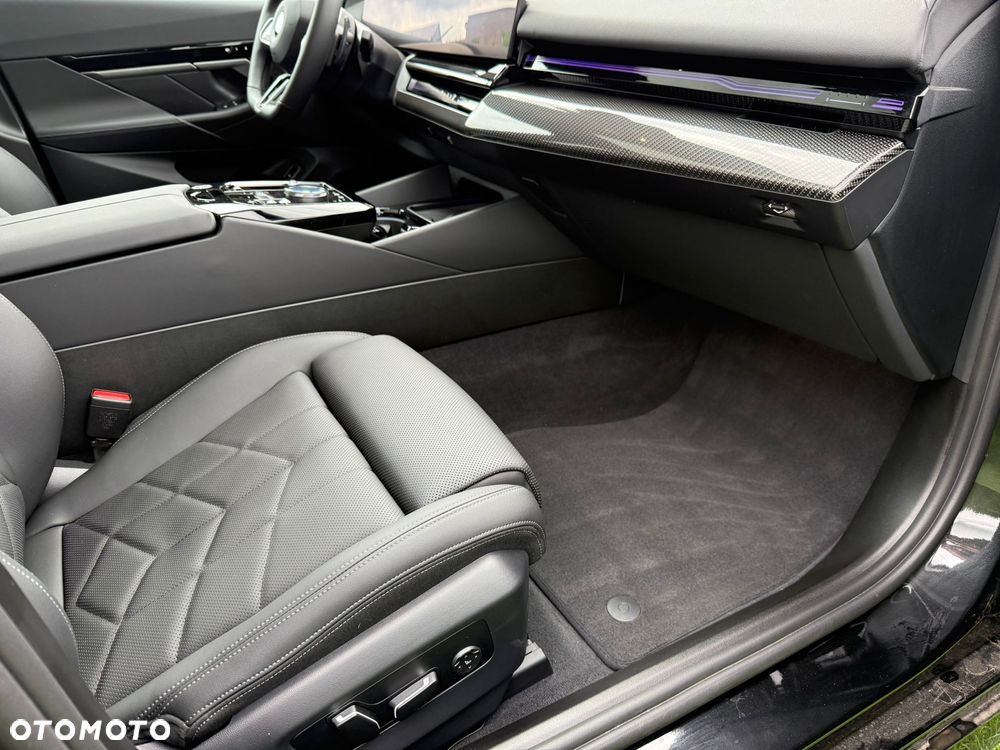 BMW Seria 5 520d xDrive - 22