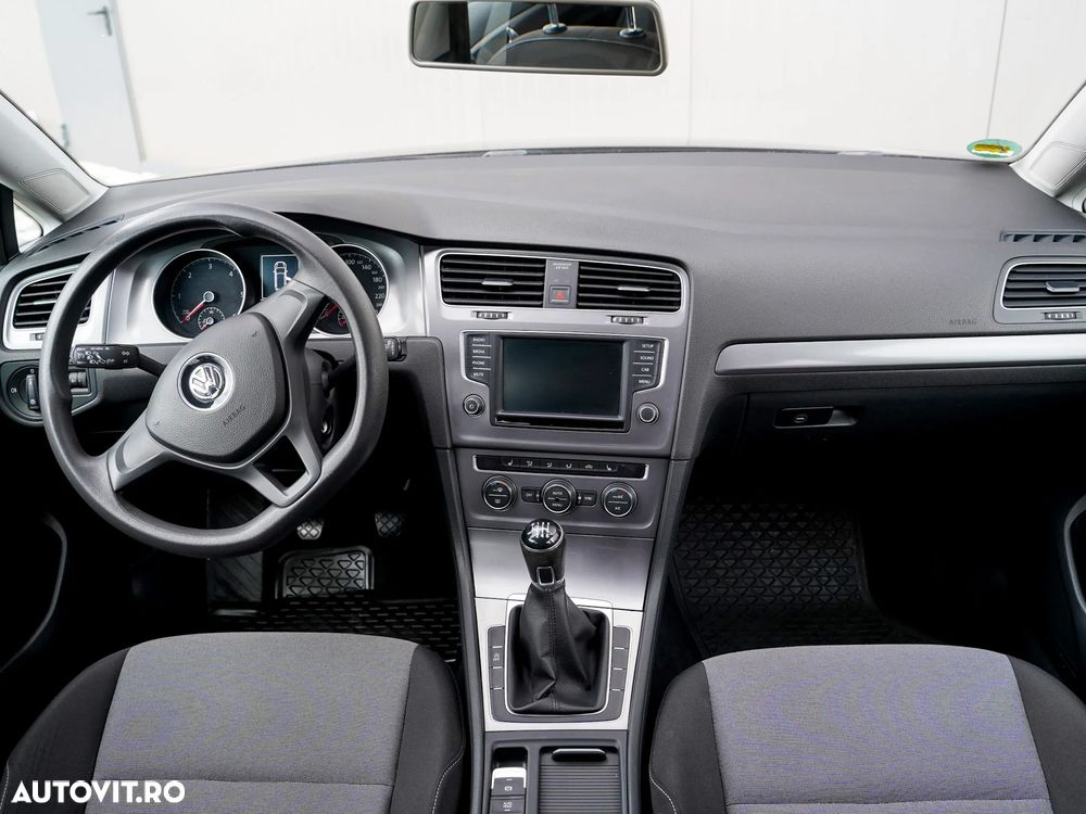 Volkswagen Golf 1.6 TDI BlueMotion Technology Trendline - 24