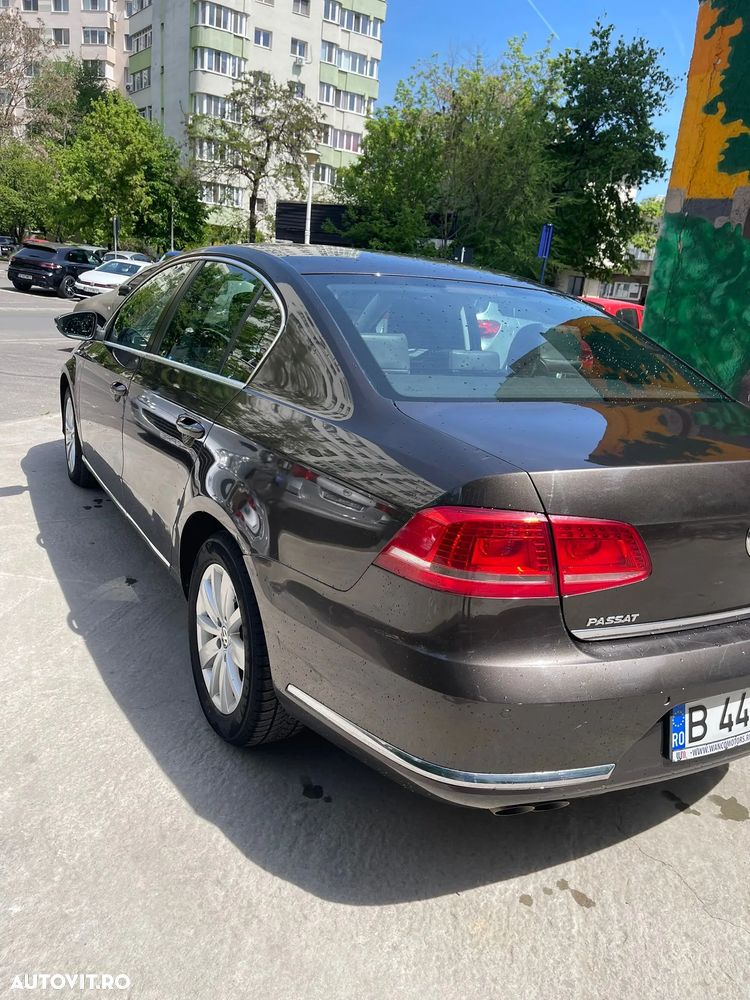 Volkswagen Passat 2.0 TDI BlueMotion Technology DSG Comfortline - 4