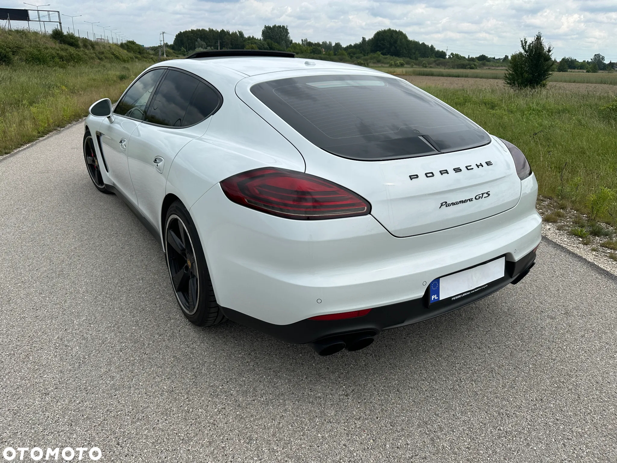 Porsche Panamera GTS PDK - 13