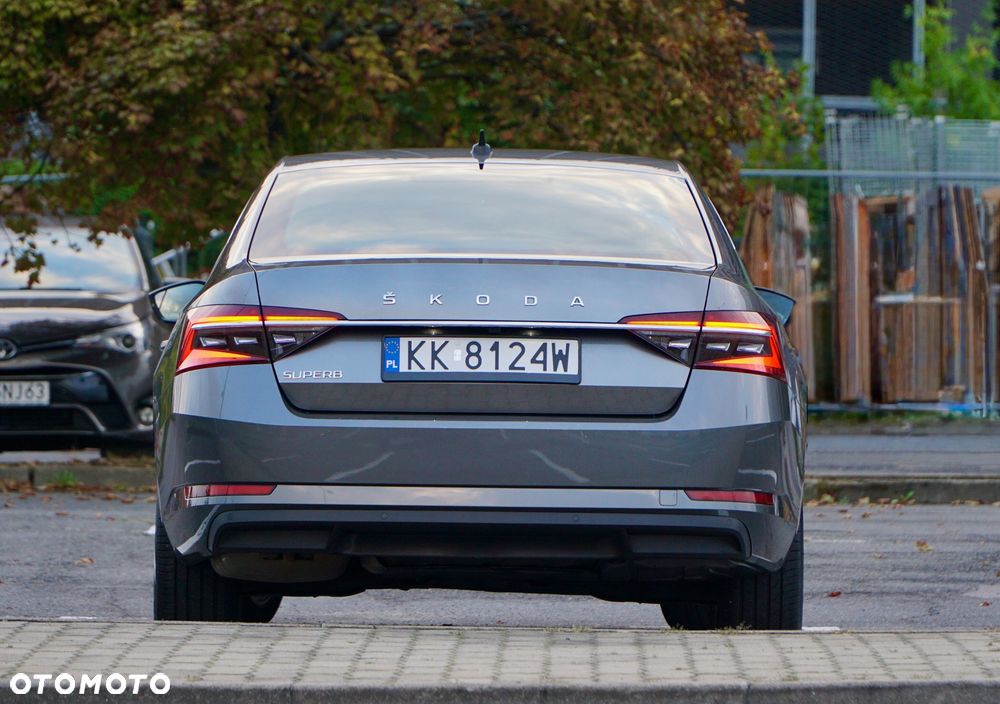 Skoda Superb 2.0 TDI SCR Style DSG - 8