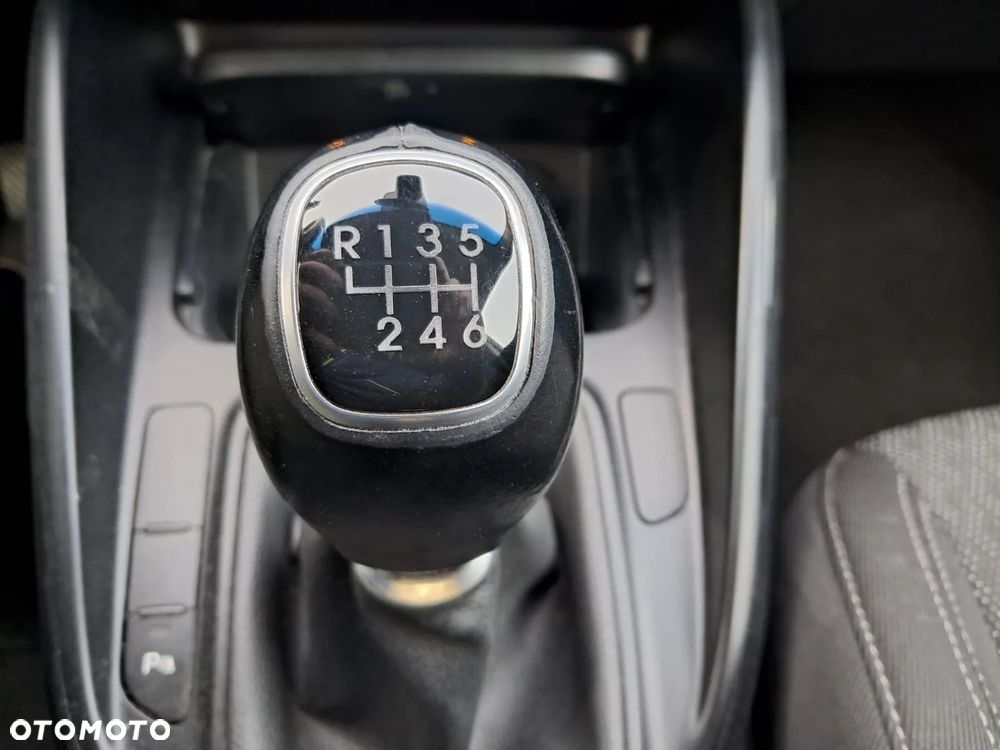 Kia Carens 1.7 CRDi 115 Dream Team Edition - 24