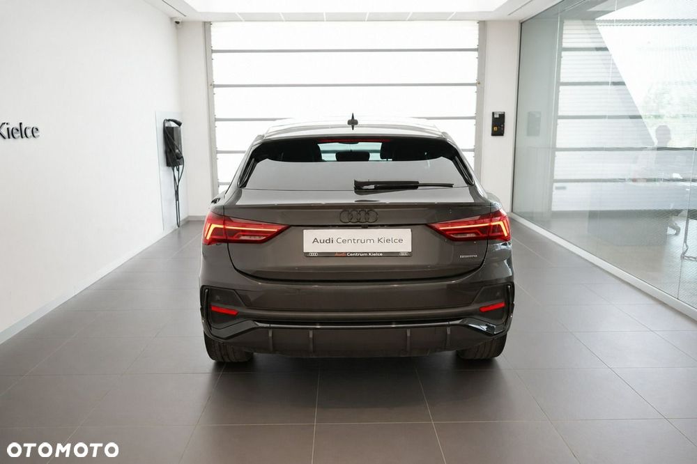 Audi Q3 Sportback - 6