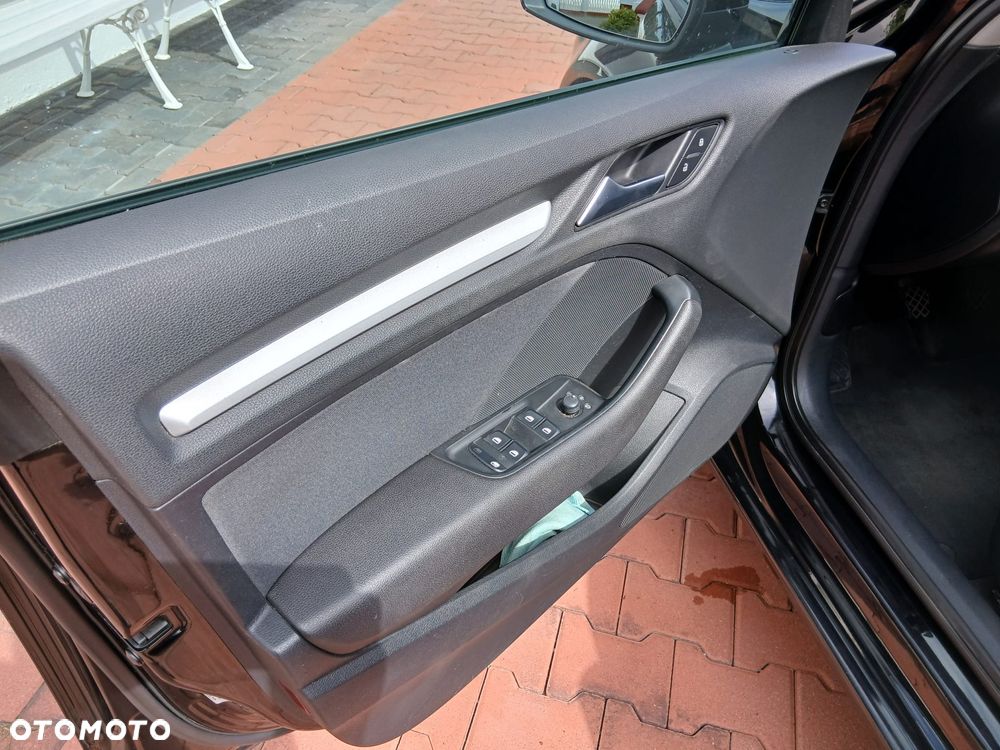Audi A3 Sportback 1.6 TDI ultra Attraction - 11