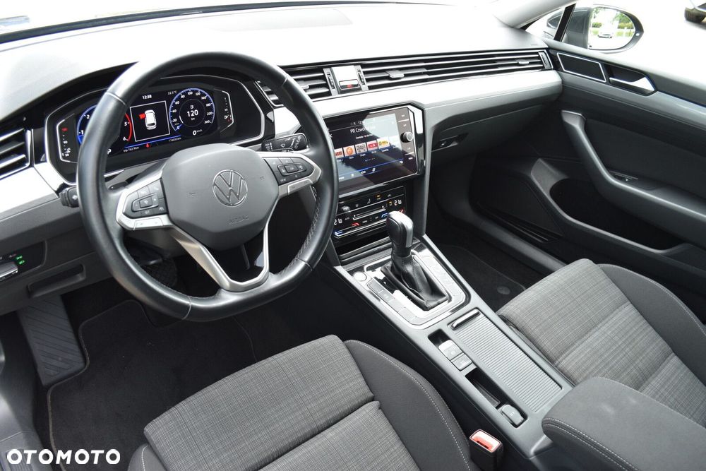 Volkswagen Passat - 9