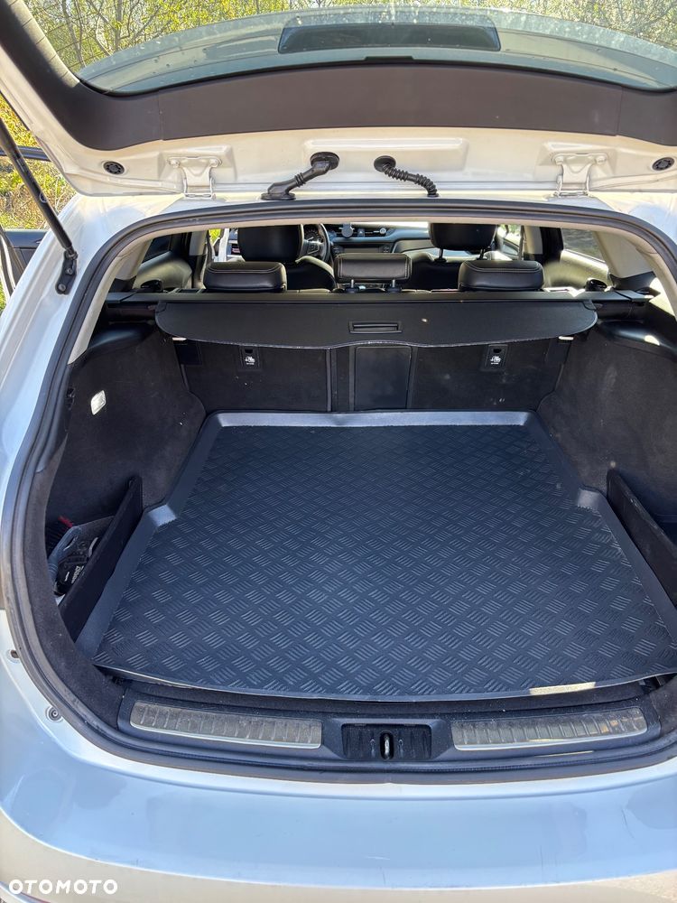 Toyota Avensis 2.0 D-4D Premium - 7