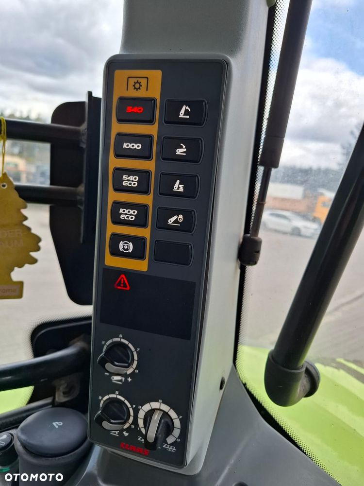 Claas ARION 650 - 12