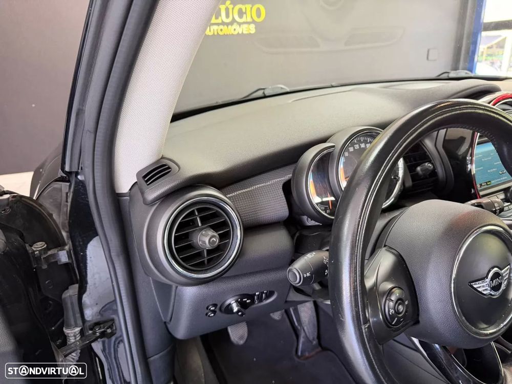 MINI 3 Portas Cooper D - 25