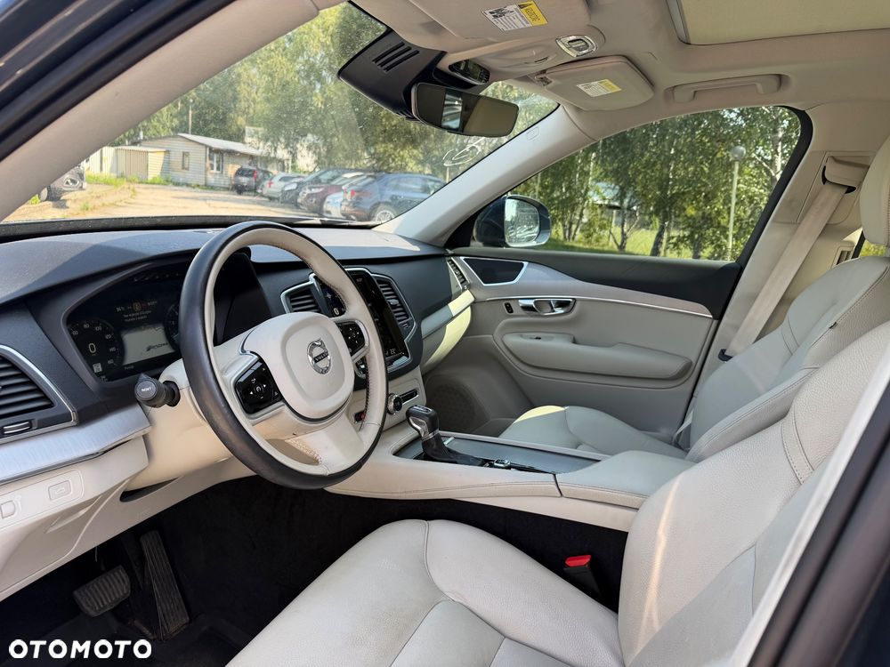 Volvo XC 90 - 8