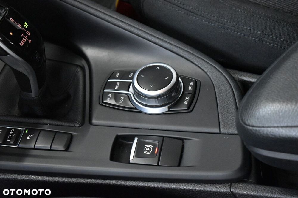 BMW X1 sDrive18i Advantage - 19
