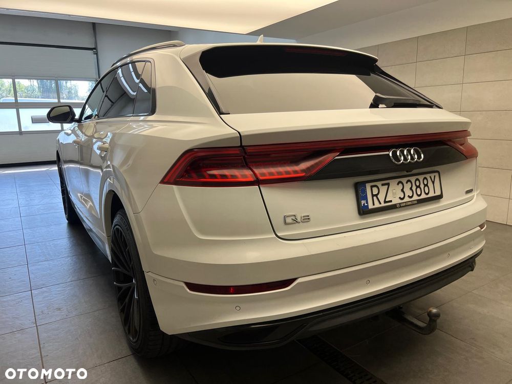 Audi Q8 55 TFSI quattro tiptronic - 4