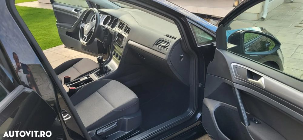 Volkswagen Golf - 17