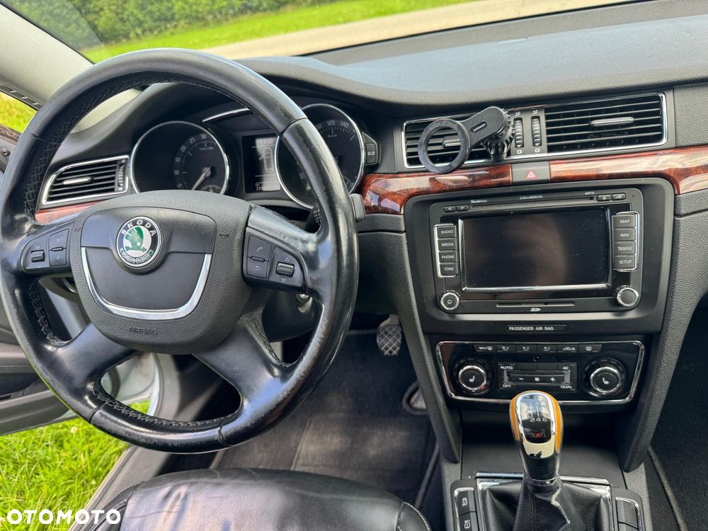 Skoda Superb 2.0 TDI 4x4 Elegance - 30