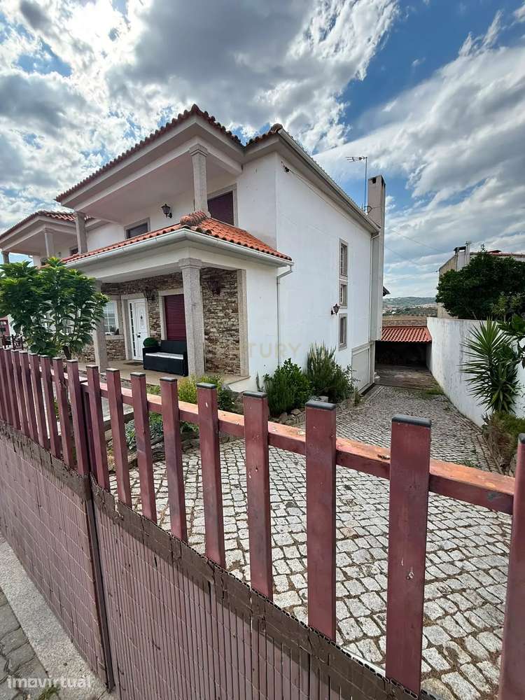 Fabulosa Moradia T4, em Macedo de Cavaleiros, Bragança - Grande imagem: 3/44