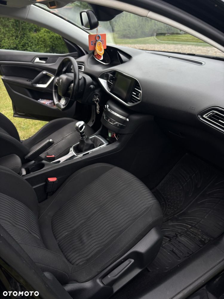 Peugeot 308 - 8