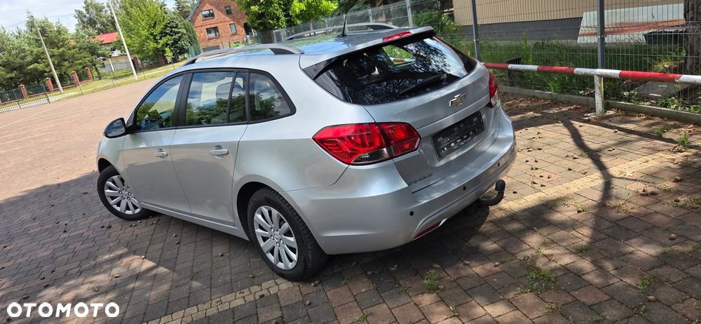 Chevrolet Cruze 1.6 LS - 4