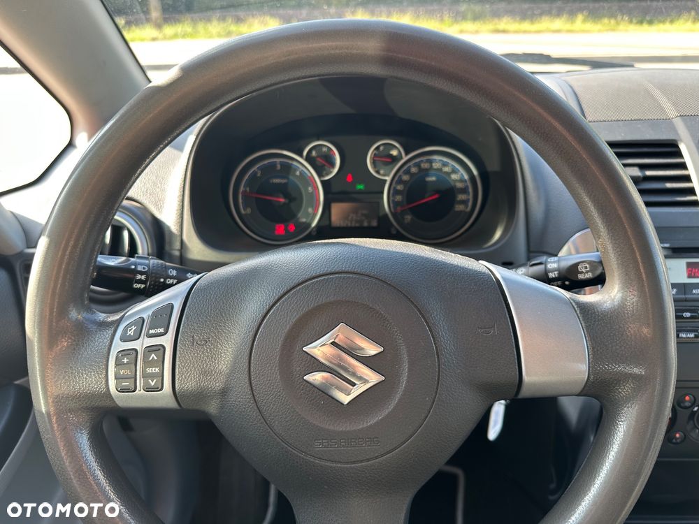 Suzuki SX4 - 10