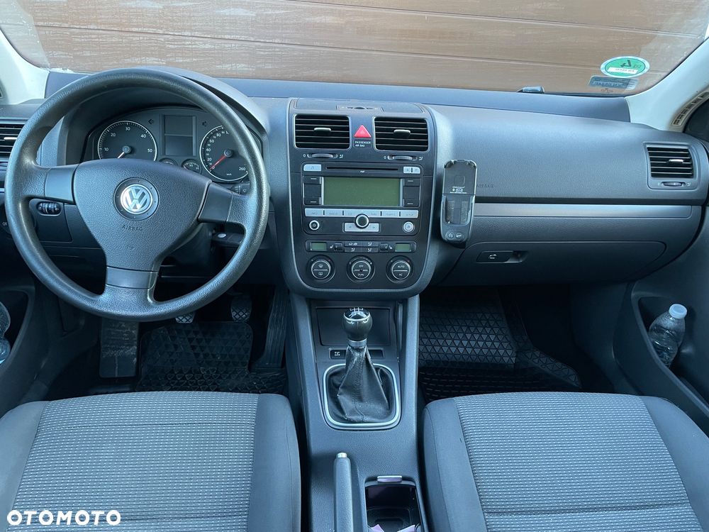 Volkswagen Golf - 10