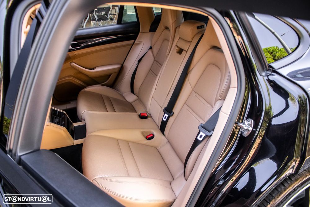 Porsche Panamera 4 E-Hybrid - 29