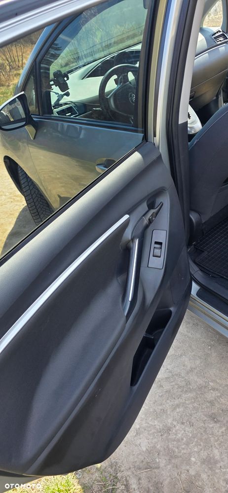 Toyota Verso 2.2 D-4D Automatik 5-Sitzer Comfort - 19