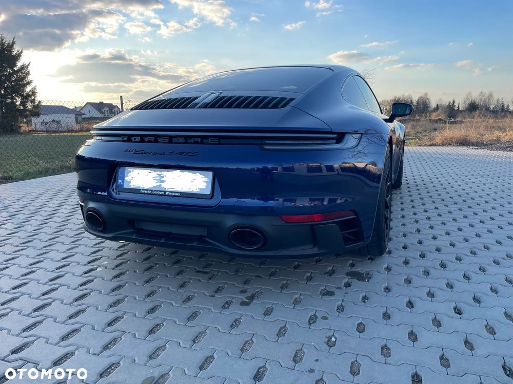 Porsche 911 Carrera 4 GTS - 3