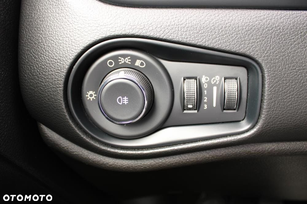 Jeep Renegade - 13
