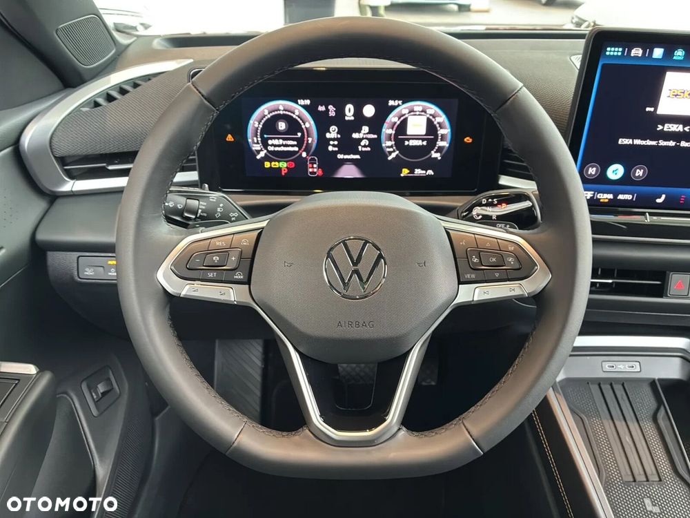 Volkswagen T-Roc - 16