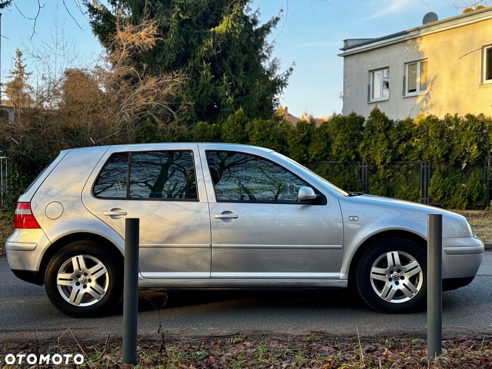 Volkswagen Golf - 11