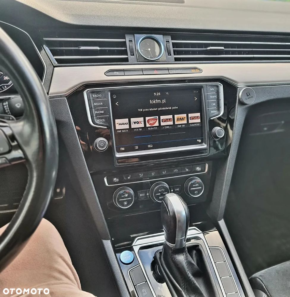 Volkswagen Passat - 24