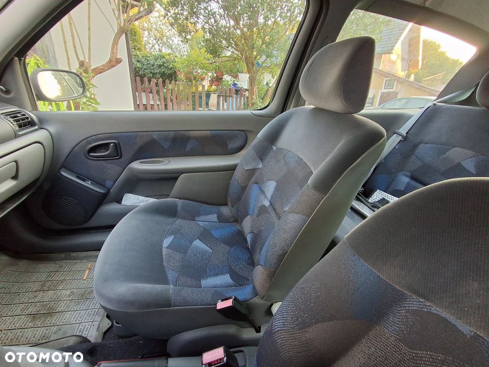 Renault Clio 1.2i RN - 8