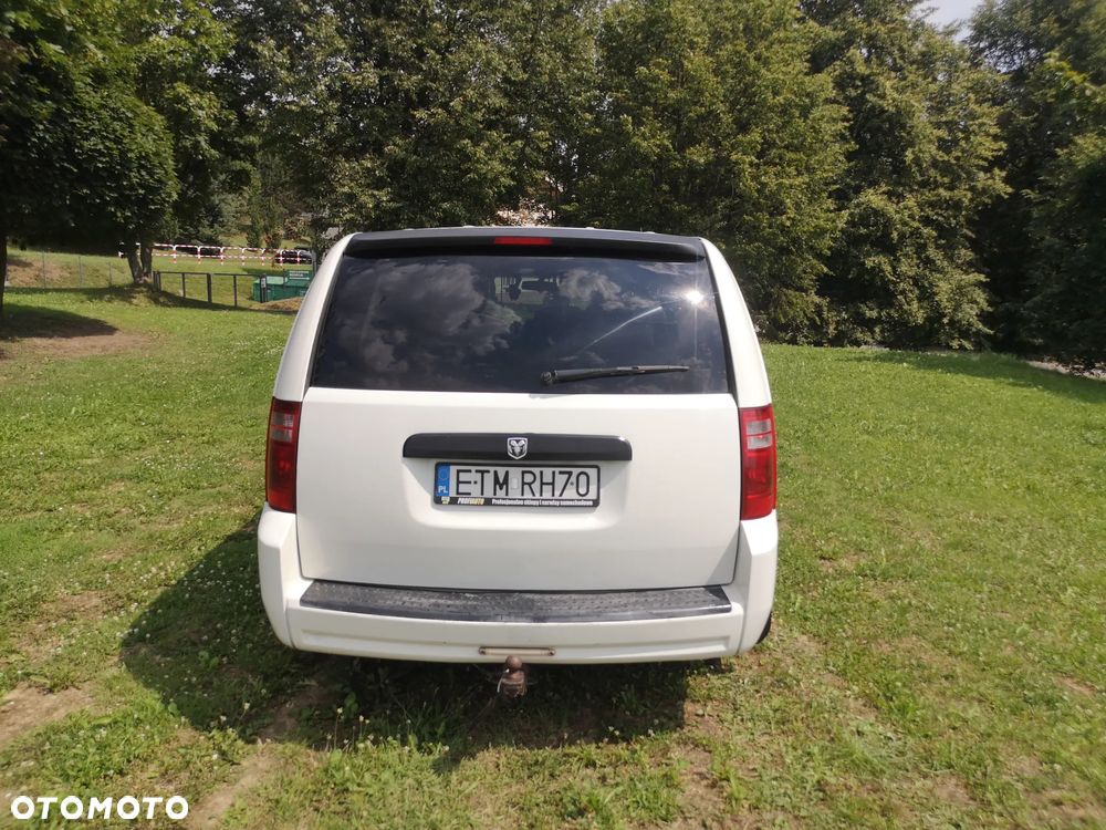 Dodge Caravan - 9
