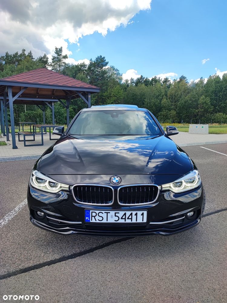 BMW Seria 3 330i xDrive Luxury Line - 2