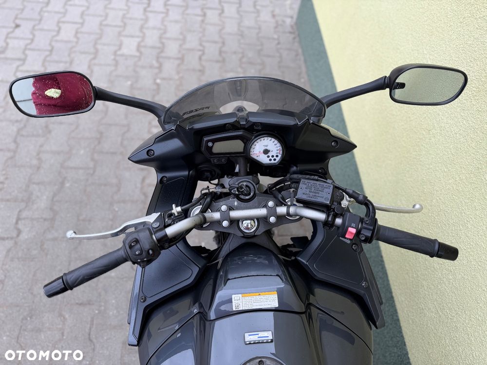 Yamaha FZ8 - 36